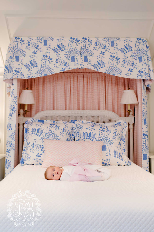 Bow Swaddle ® - Pink Savannah Seersucker